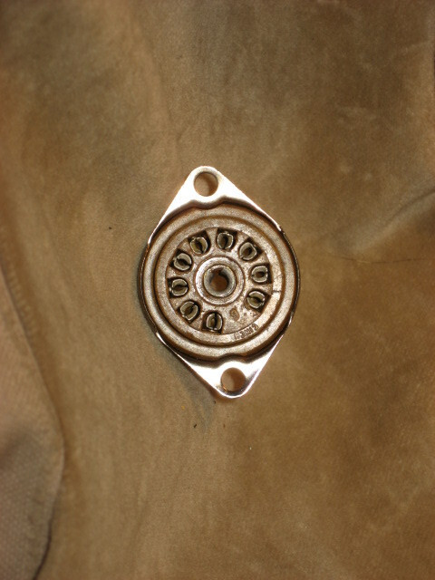 Tube Socket, 9 pin, chassis mount, new