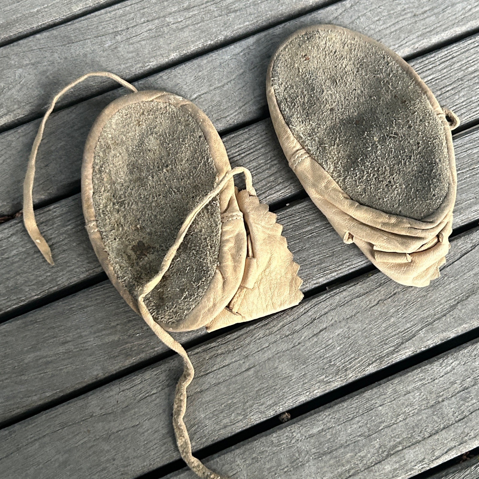 Vintage Native America Leather and Beadwork Toddler Moccasins