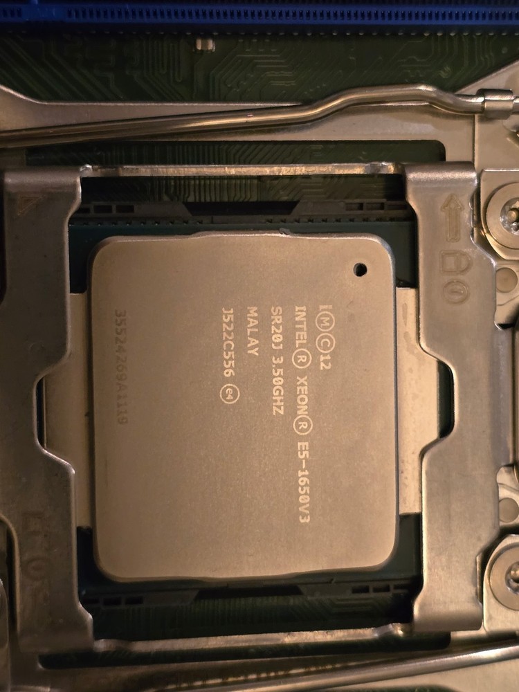 Server Mainboard FUJITSU D3348-B13 GS1 LGA2011-3 PCIe + XEON-E5 CPU