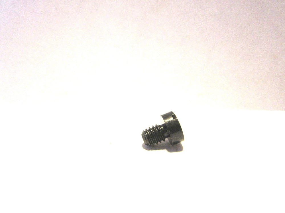 WINCHESTER 94 POST 64. (LOADING GATE SCREW) (J-2016)