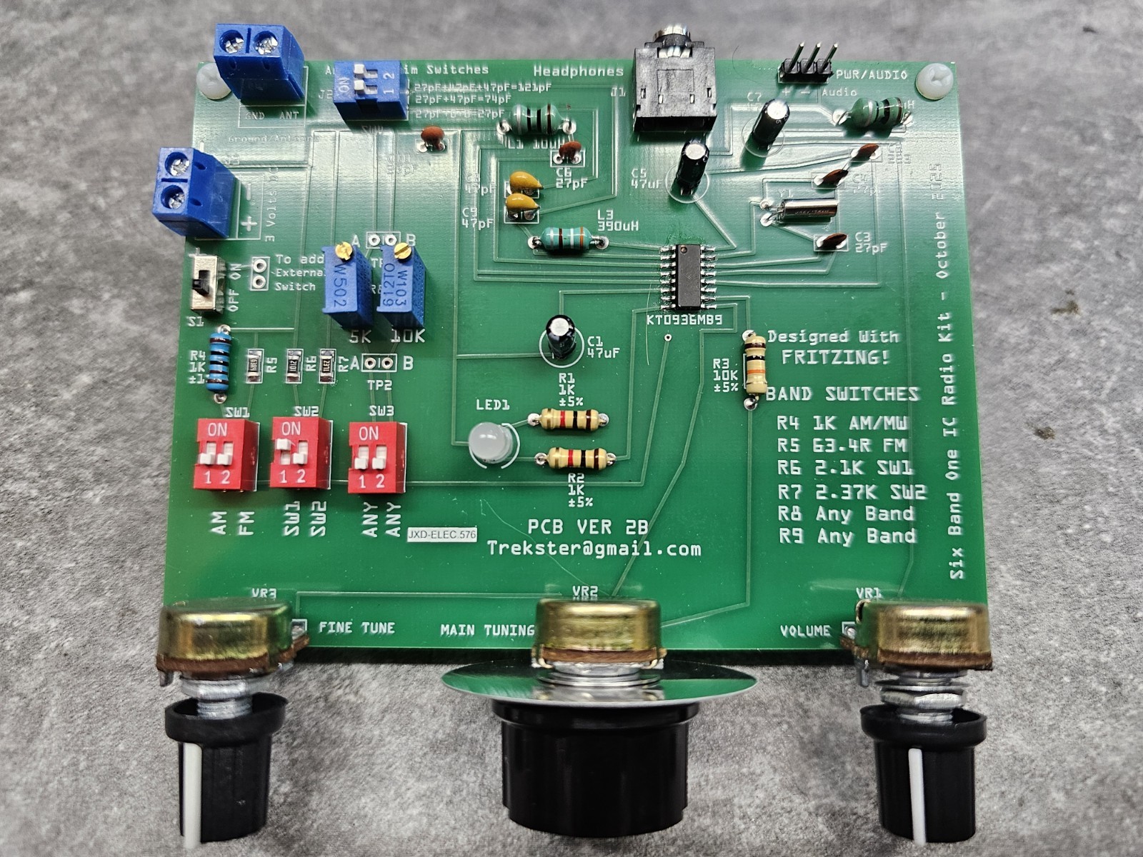 One IC Radio Kit.  Receives AM FM SW1 SW2 +2 user choice!  It's a Fun DIY Kit !