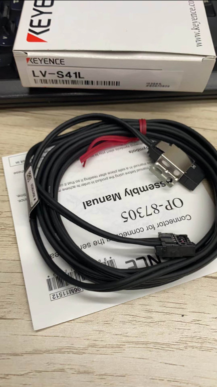 1PC New Keyence LV-S41L Sensor In Box