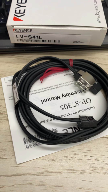 1PC New Keyence LV-S41L Sensor In Box