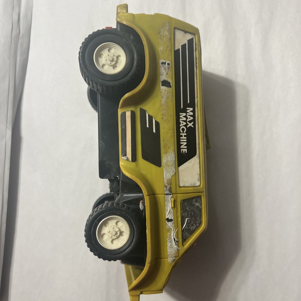 Vintage 1977 Scharper Max Machine Remote Control Van 8” long no controller