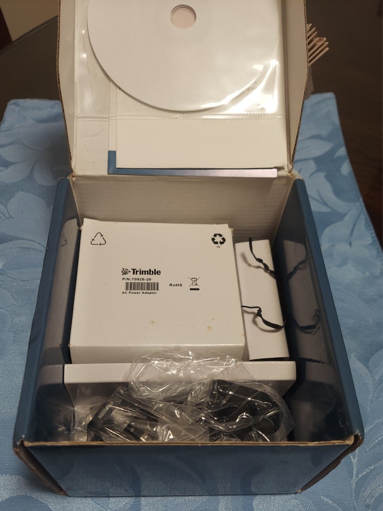 Trimble Juno SB Handheld P/N: 66411-00. Mint Condition!