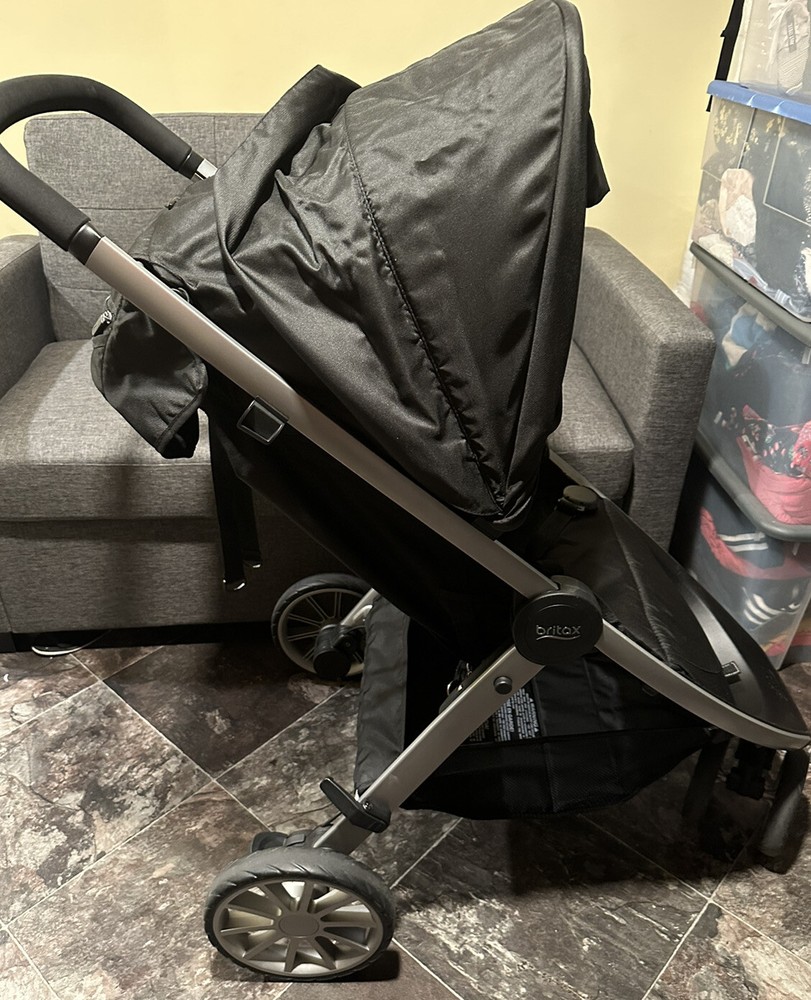 Britax B-lively Stroller in Black