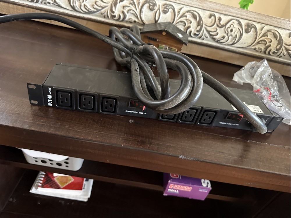 Eaton Basic Rack PDU - EPBZ94 L6-30 6XC19 9FT CD