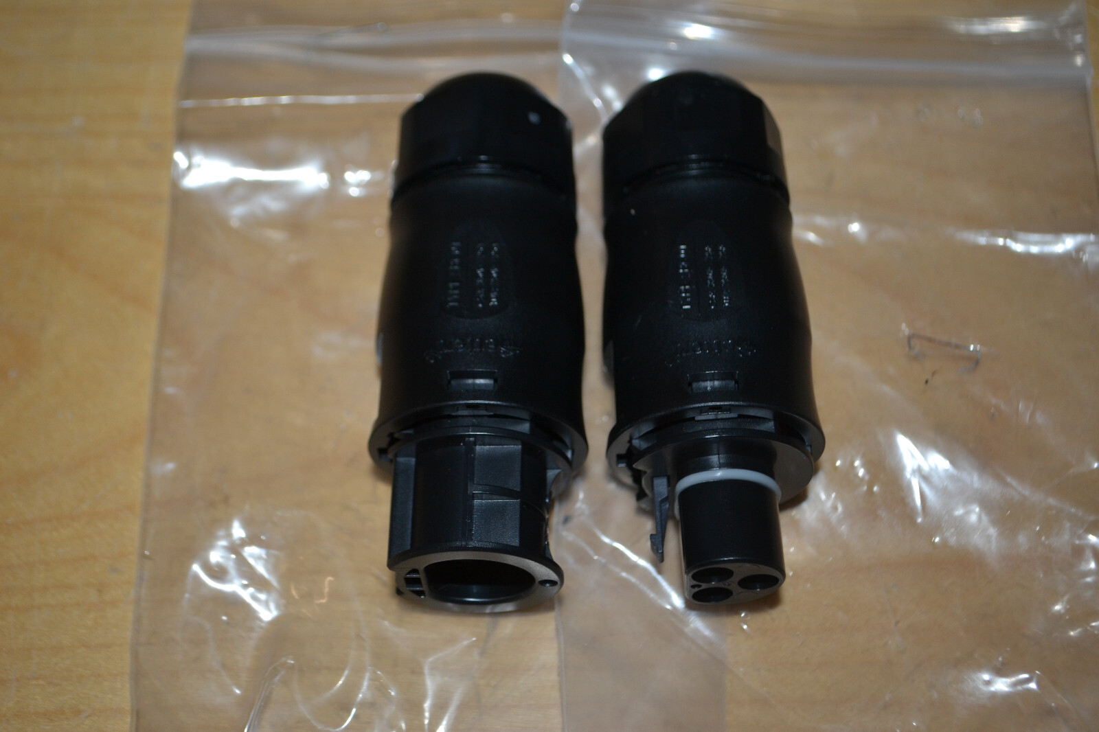 Betteri BC01 Socket Plug Set Photovoltaic Connector 8.5x5x2cm ABS AC Male/female