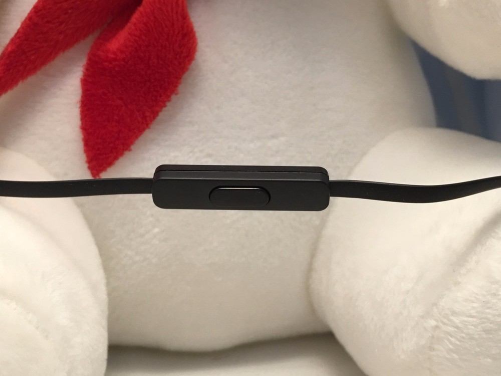 Xiaomi MI in ear Piston Earphone with remote Mic Black Fundamental Basic edition