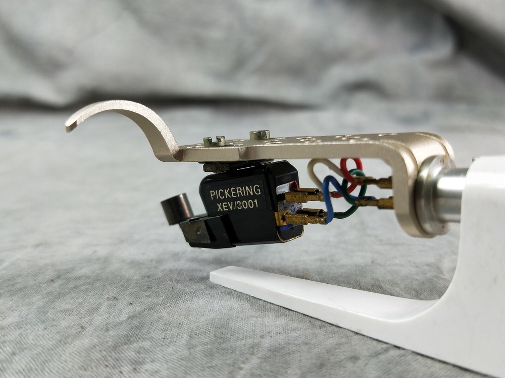 Pickering XEV/3001 Cartridge W/ Headshell In Excellent Condition