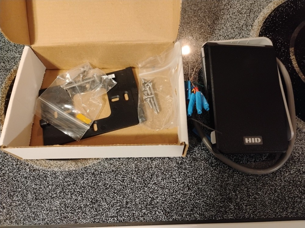 Wall Switch Reader SRD Model RPK40E HID