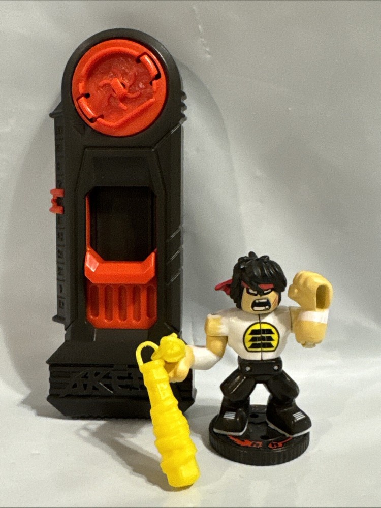 2021 Legends Of Akedo Series 1 CLASSIC CHUX LEE - Ultimate Arcade Warrior