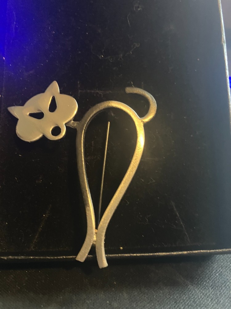Cute Cat Goldtone Pin