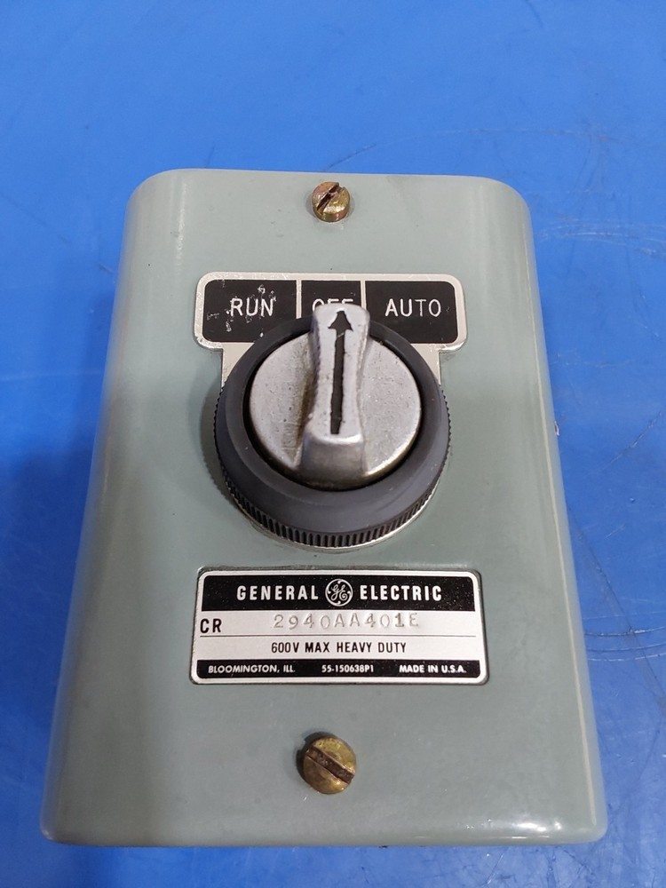 General Electric CR2940AA401E Pushbutton Station 2940AA401E