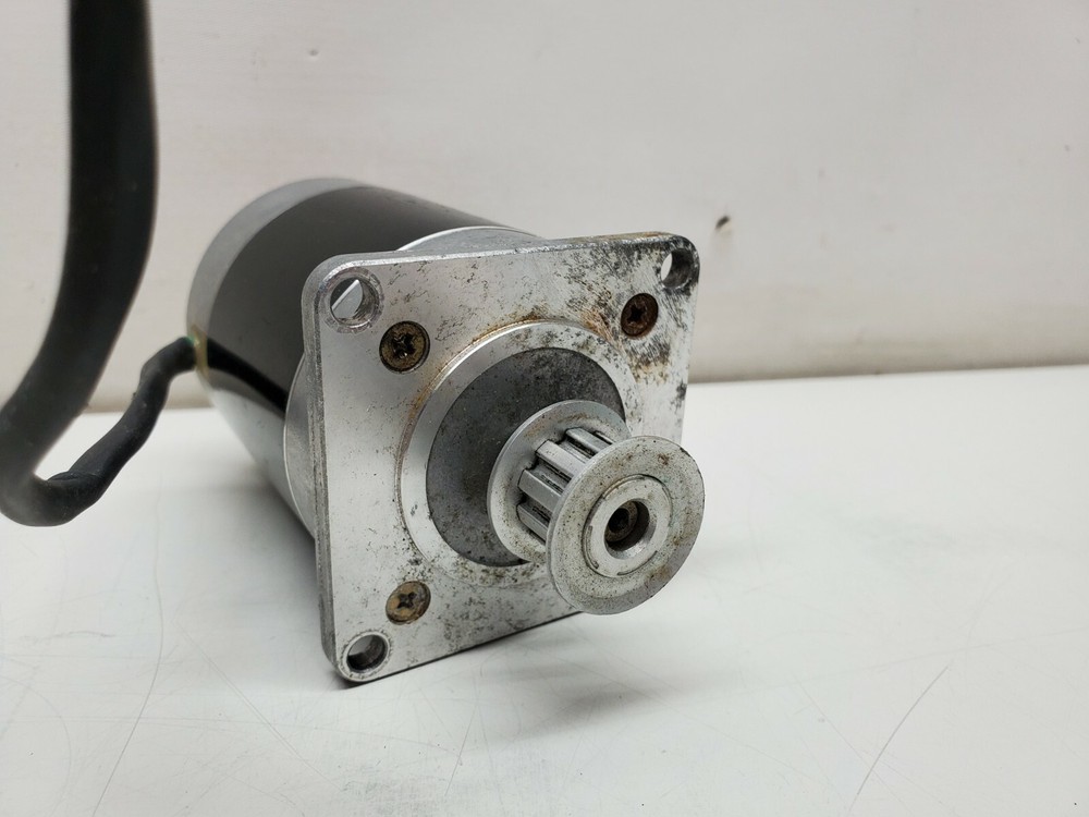 Vexta PH268-22 Stepper Motor 2 Phase 12 VDC