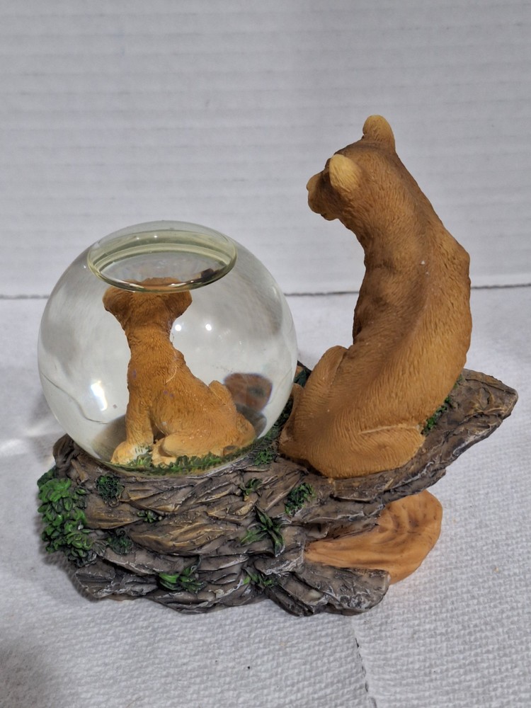 Lioness w/Cub Snow Globe