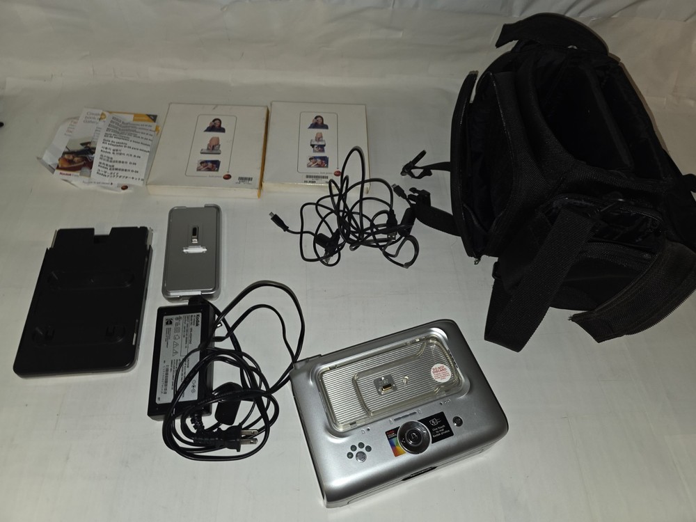 Kodak EasyShare Printer Dock Series 3 Photo Printer Bundle Untested w/Camera Bag