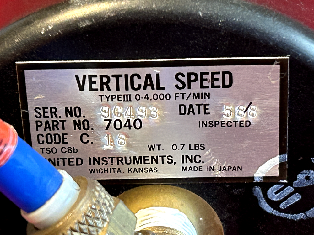 UNITED INSTRUMENTS LIGHTED VERTICAL SPEED INDICATOR P/N 7040-C18 BEECHCRAFT