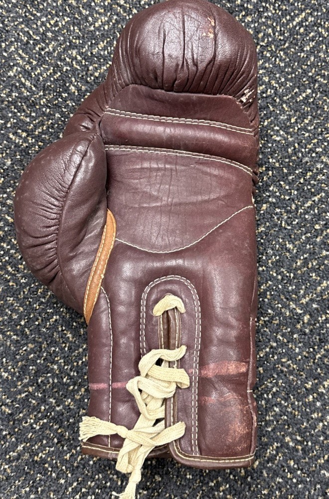 VTG Wilson Boxing Glove. Left-Hand