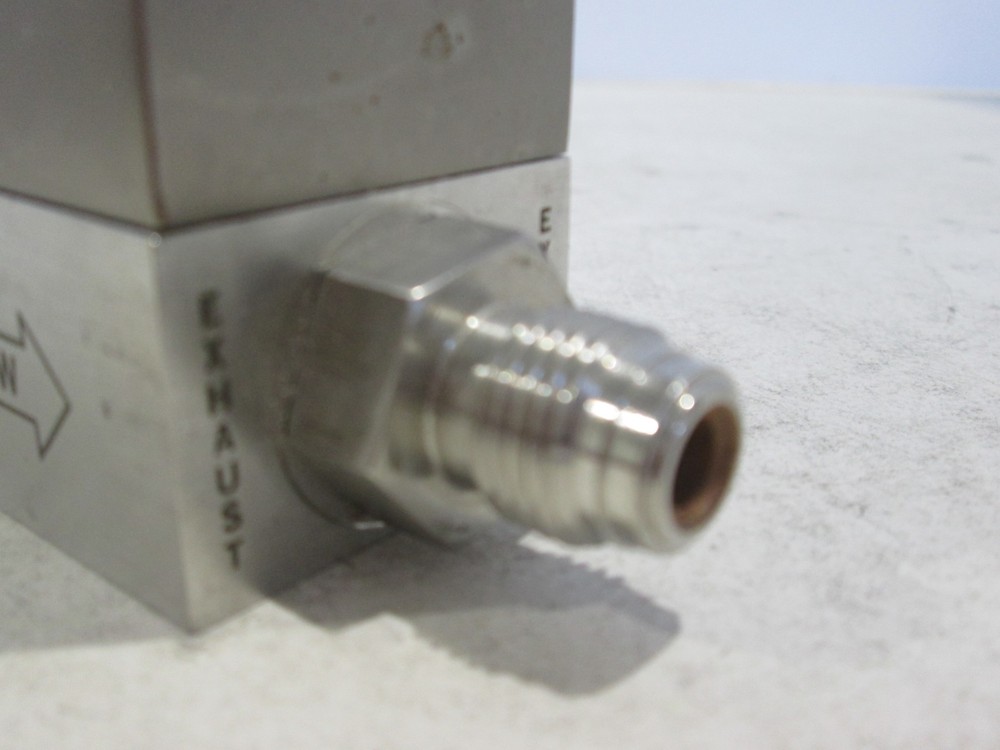 Unit, UFC-1200A, Mass Flow Controller,1 SLM, HCL, Used