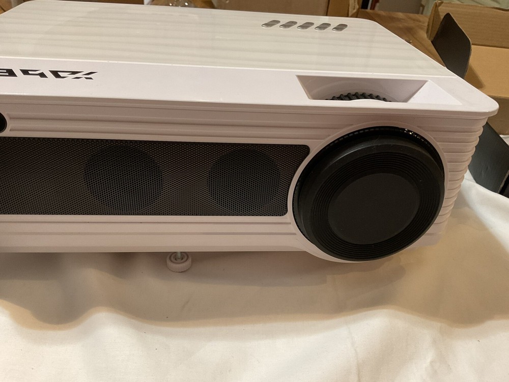 Yaber Home Cinema Projector Excellent Condition Missing Remote