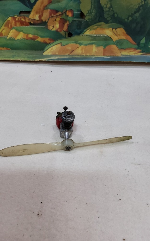 COX THIMBLEDRONE PEE WEE  .020 ENGINE WITH PROP