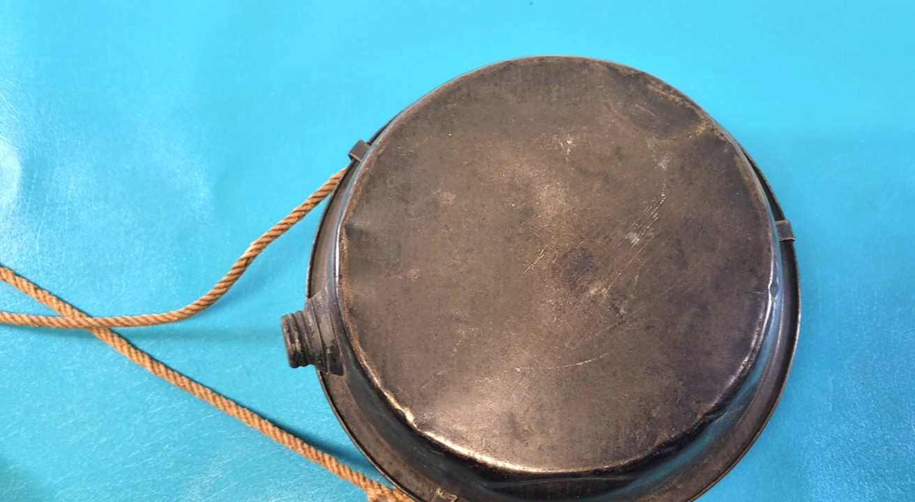 Antique Military Drum Steel Canteen Twist off Cap TR492