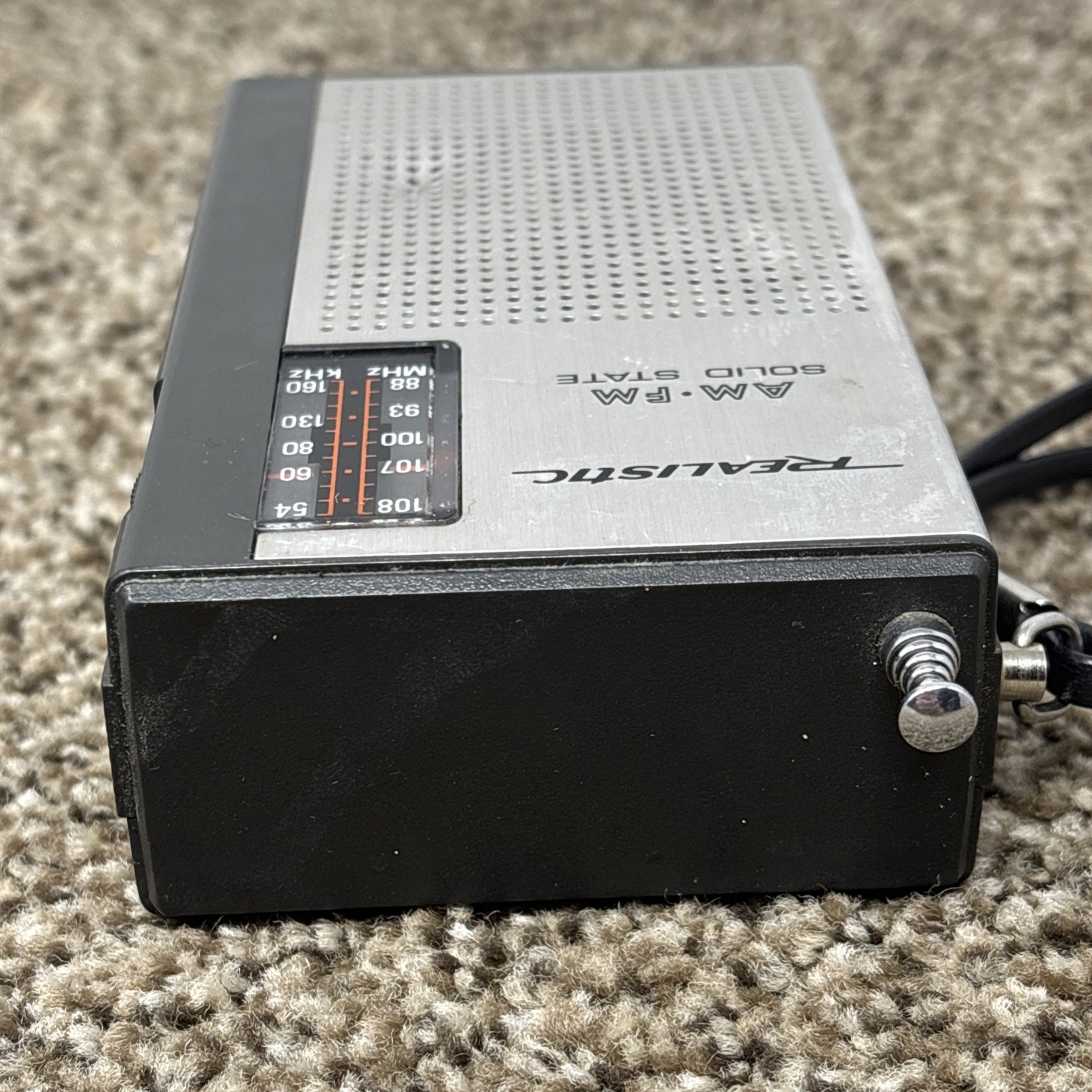 Vintage Radio Shack Realistic 12-602 AM/FM Portable Pocket Radio WORKS