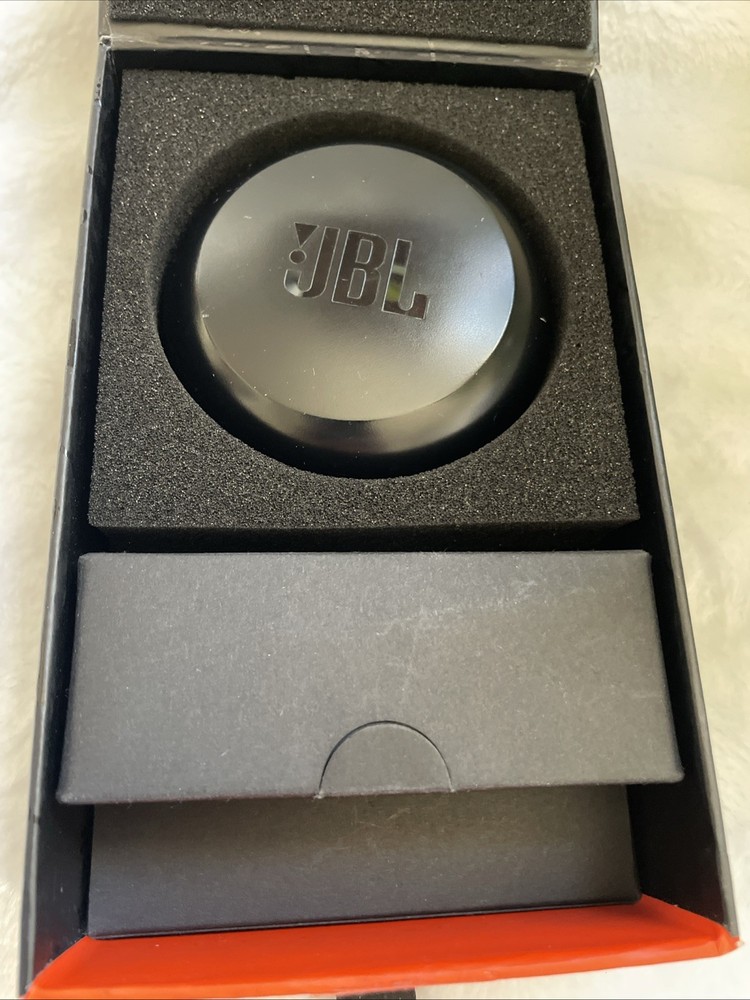 JBL Bluetooth headphones