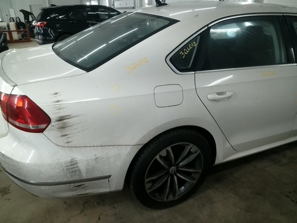 PASSAT 2012 High Mounted Stop Light 104748451