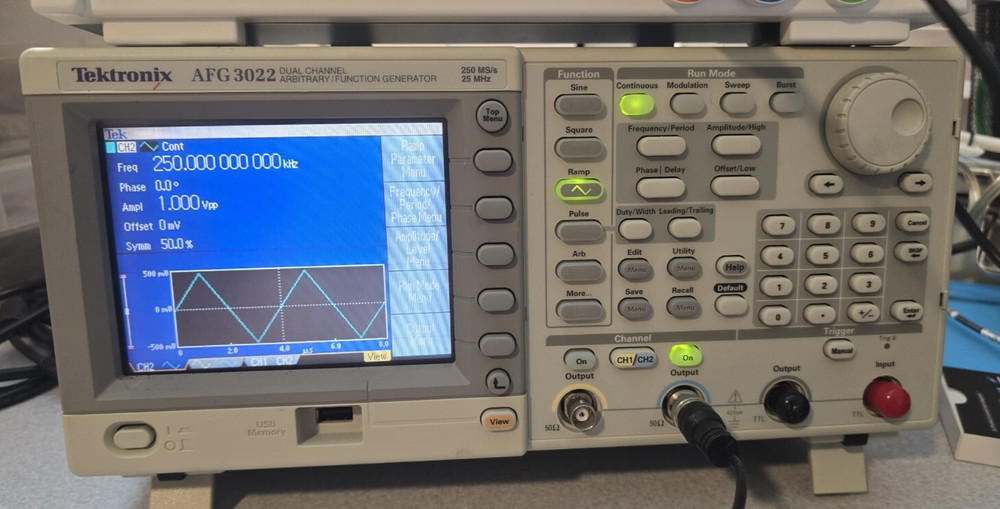 Tektronix AFG3022 25MHz Dual Channel Arbitrary/Function Generator – Tested”