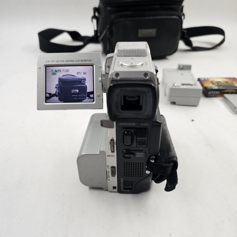 JVC Cr-dVM90 Hand Held Recorder Bundle
