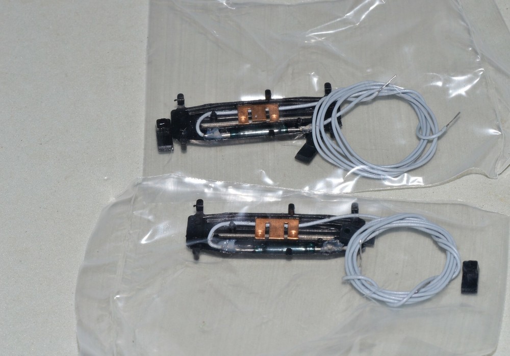 Herkat #1821 Switch Contacts for Plastic Track Z Scale (2 Pieces)