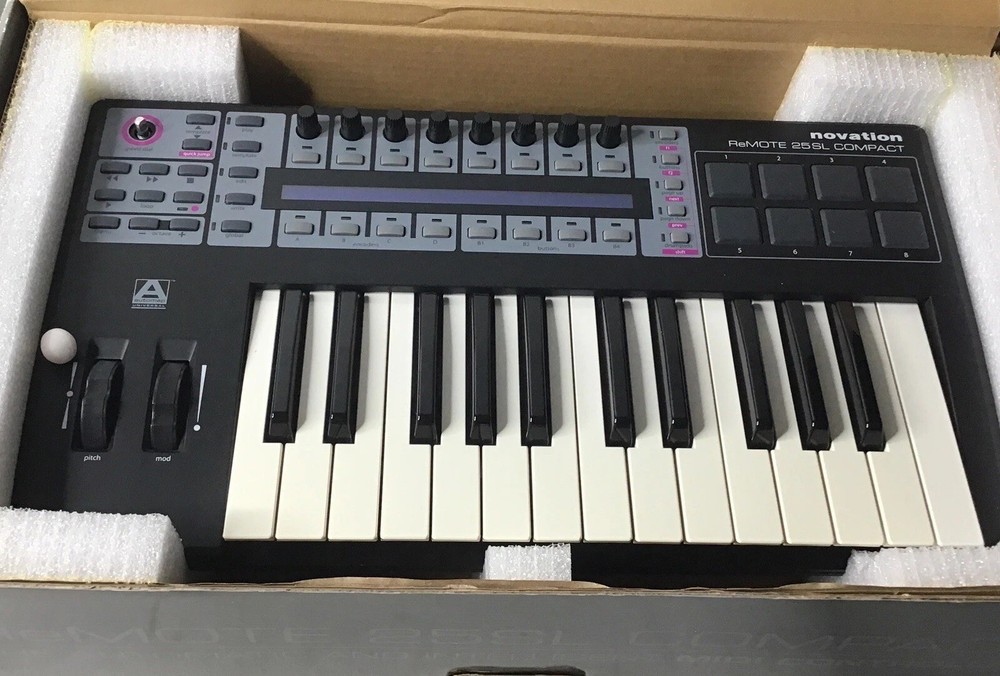 Novation Remote 25SL Compact Midi Keyboard Controller W/ Power Cord