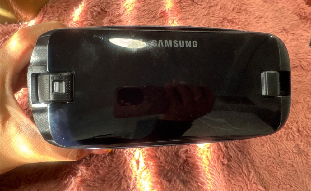 Samsung SMR324 Gear VR headset only no Controller