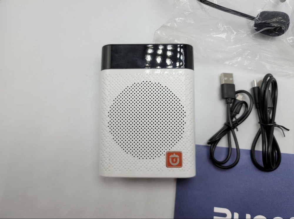 Runnut UHF Wireless Microphone Voice Amplifier (New – Open Box)