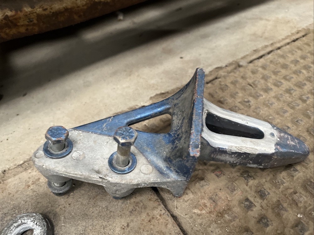 Peterbilt 379 Hood Mount