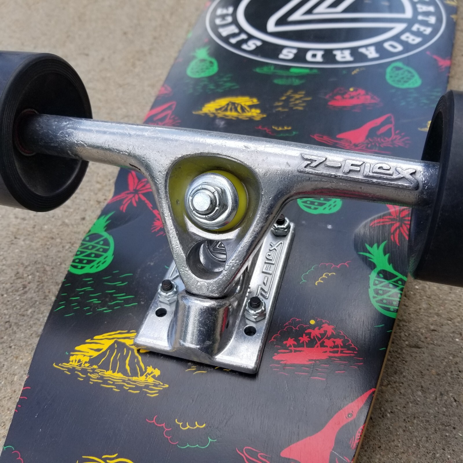 Z-FLEX Longboard 39.5” x 9 1/2” Complete w/ Deck Trucks Wheels