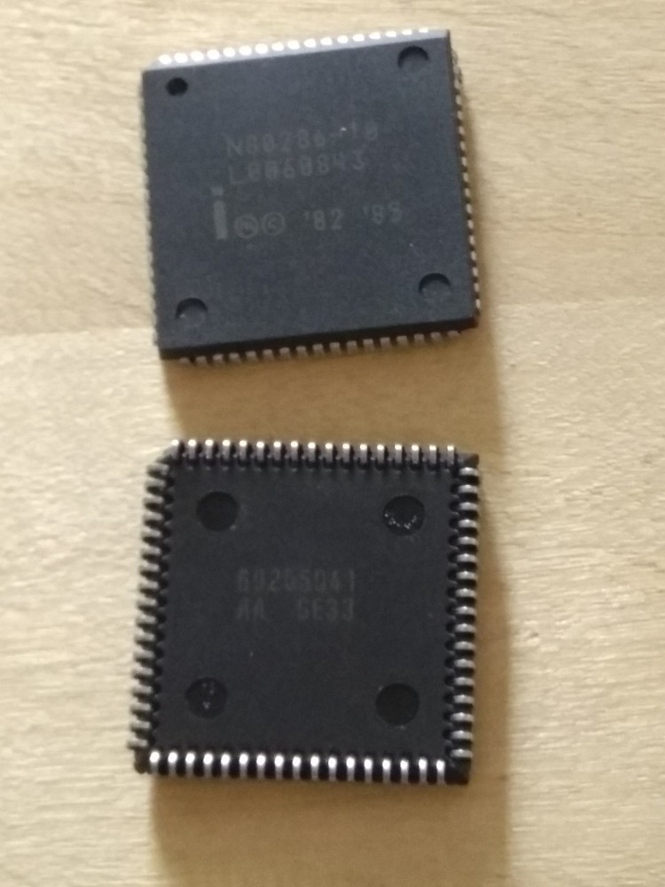 Vintage Intel 80286-10 CPU - Good Working Chip