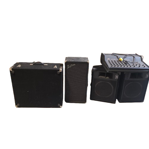 Peavey XR 700 C and Speaker Bundle - Amp Powers On - Untested