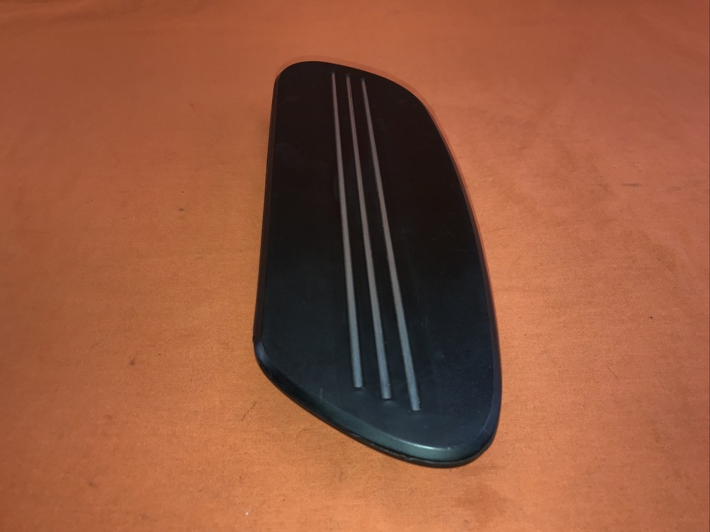 HARLEY-DAVIDSON GENUINE STREAMLINER FLOORBOARD RUBBER INSERT-RIGHT SIDE ONLY!