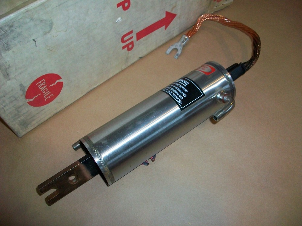 GE ELECTRONIC TUBE   GL 5551A   SIZE B  NEW IN BOX