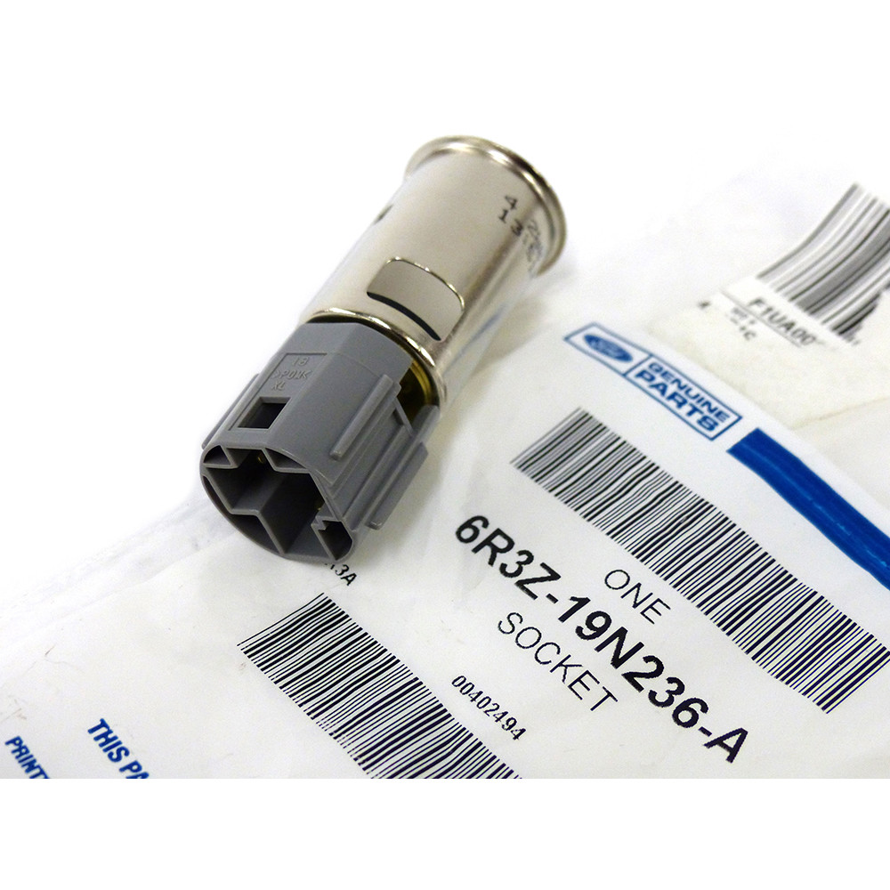 2005-2017 Ford E & F Series Center Console Power Outlet Socket OEM 6R3Z-19N236-A