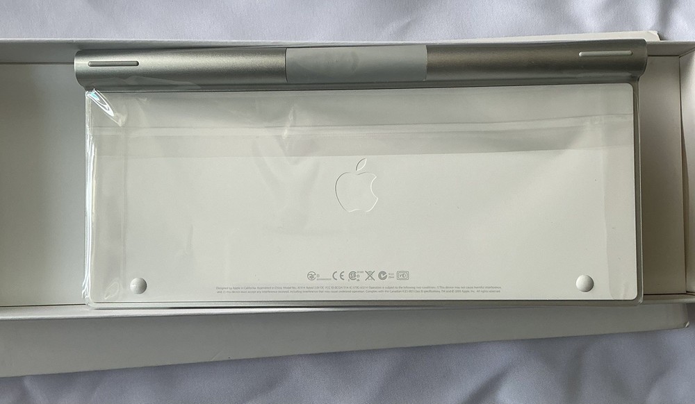 Apple A1314 Wireless Bluetooth Keyboard for iMac - NEW in Box