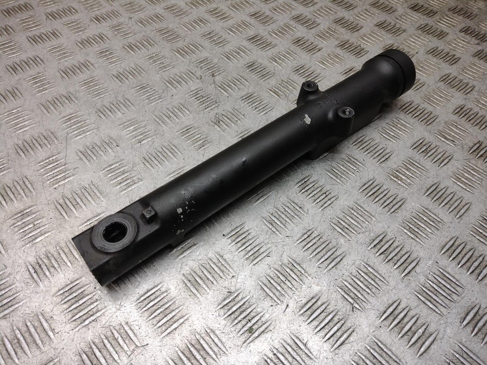 2017 YAMAHA YS 125 x2 Fork Bottoms