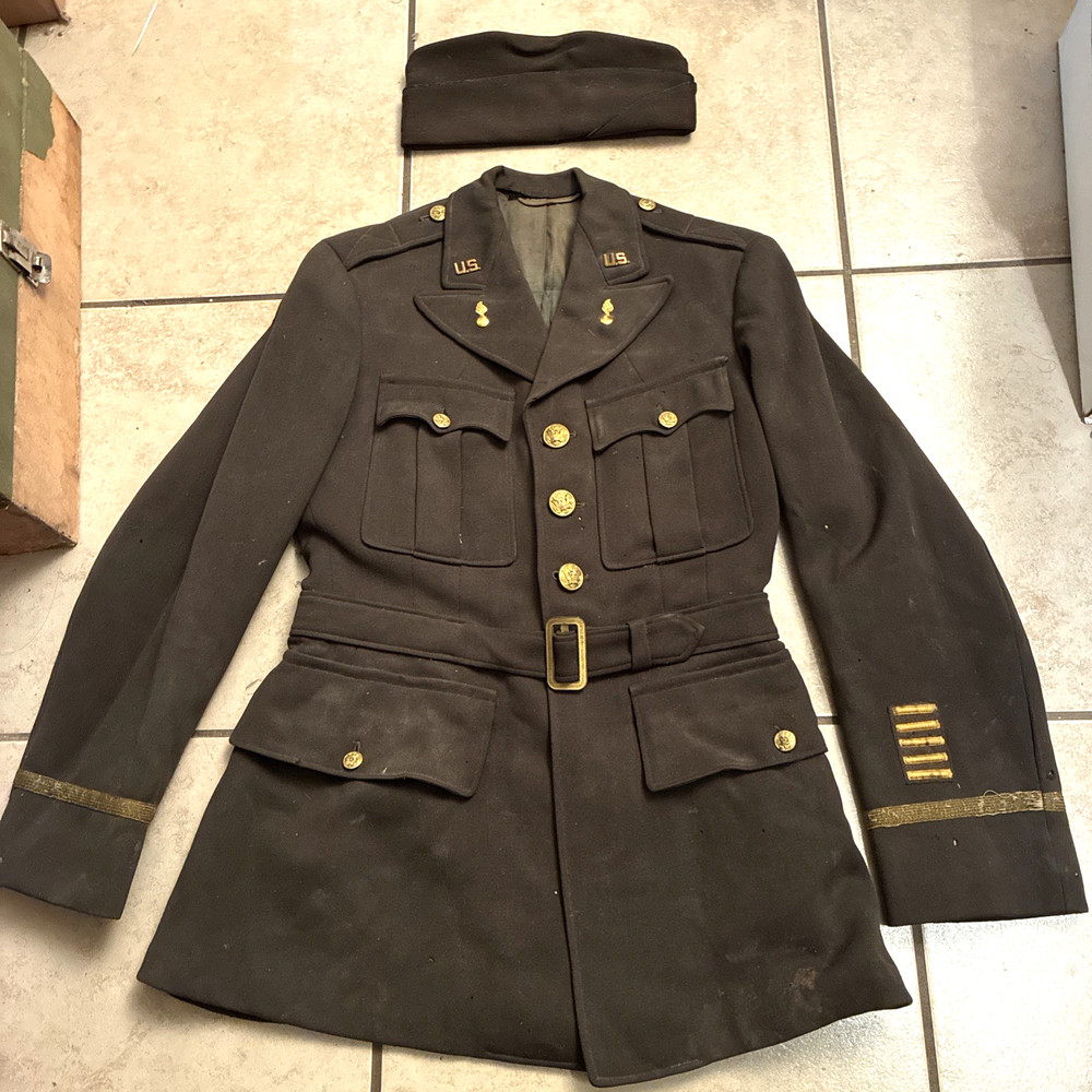 ORIGINAL WWII US ARMY OFFICER CLASS A DRESS JACKET- Small-with hat size  7 1/8