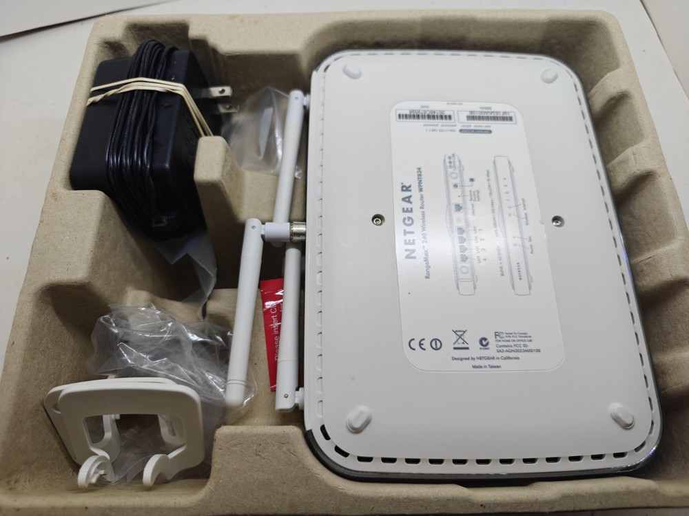 Netgear WPNT834NA RangeMax 240 Wireless Router