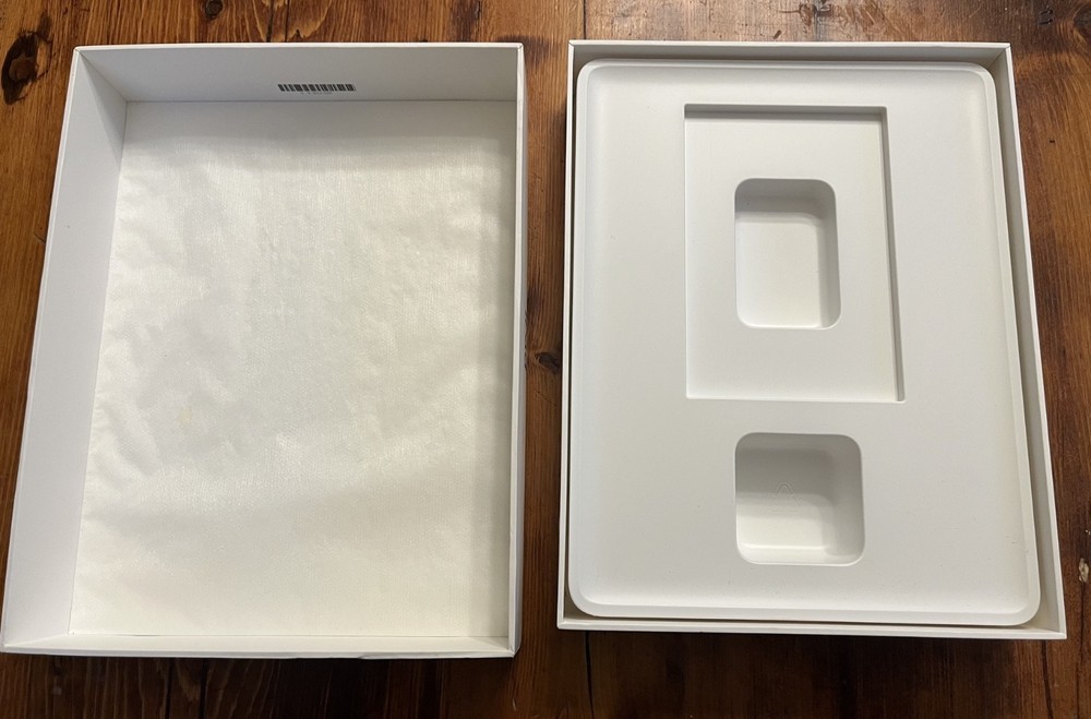 APPLE iPad 3rd Gen 2012 16GB Black * EMPTY BOX ONLY *