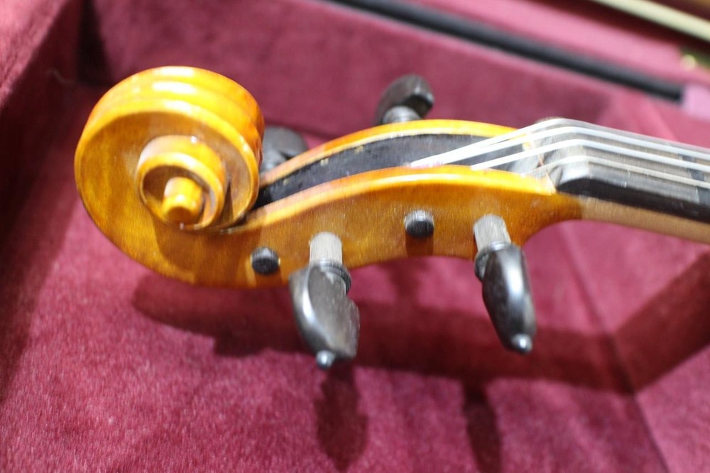 Howard Core and Co. HC600 violin with case and bow