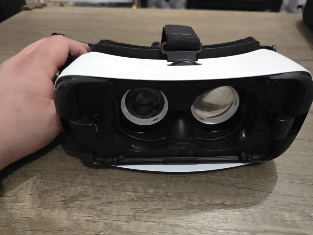 Samsung Gear VR by Oculus headset